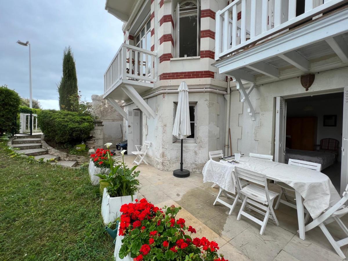 Falaise De Pontaillac Vaux-sur-Mer Extérieur photo