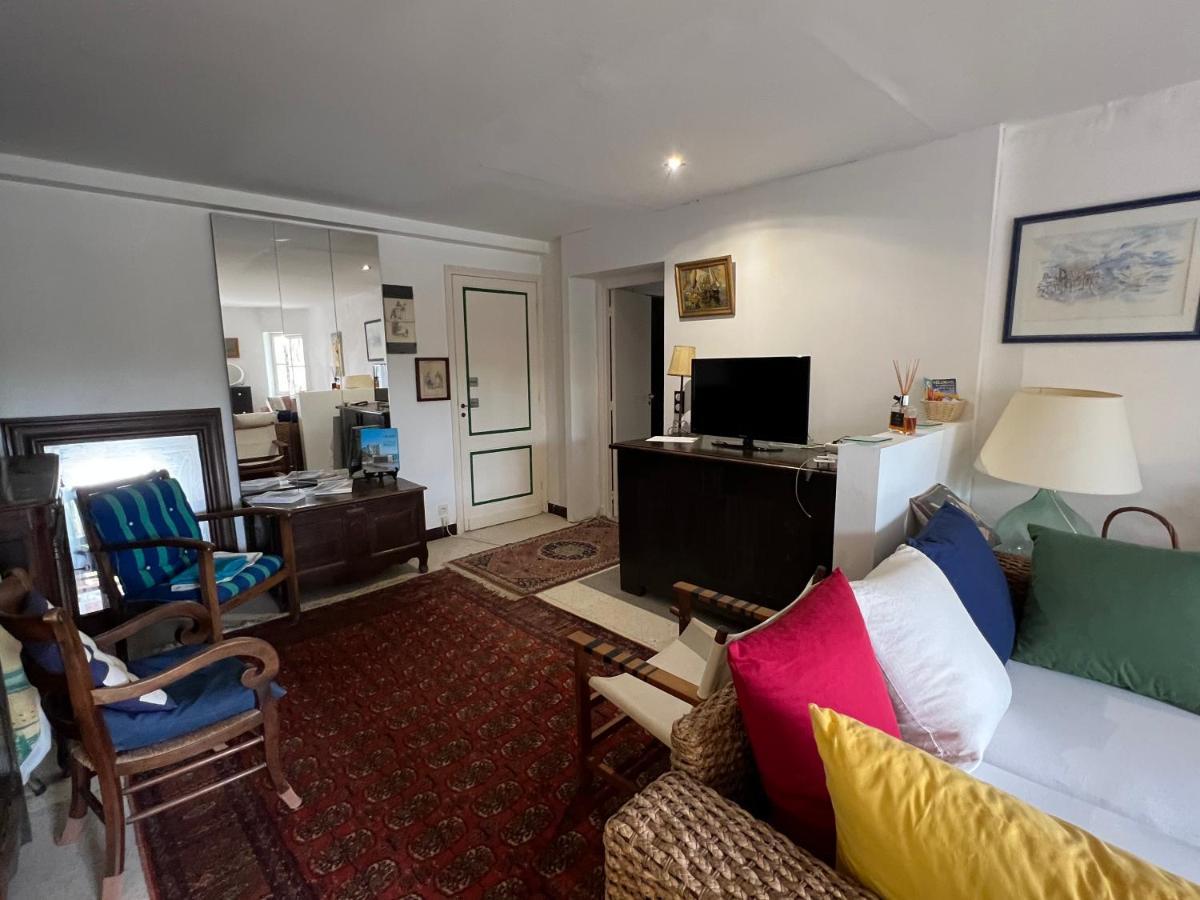 Falaise De Pontaillac Vaux-sur-Mer Extérieur photo
