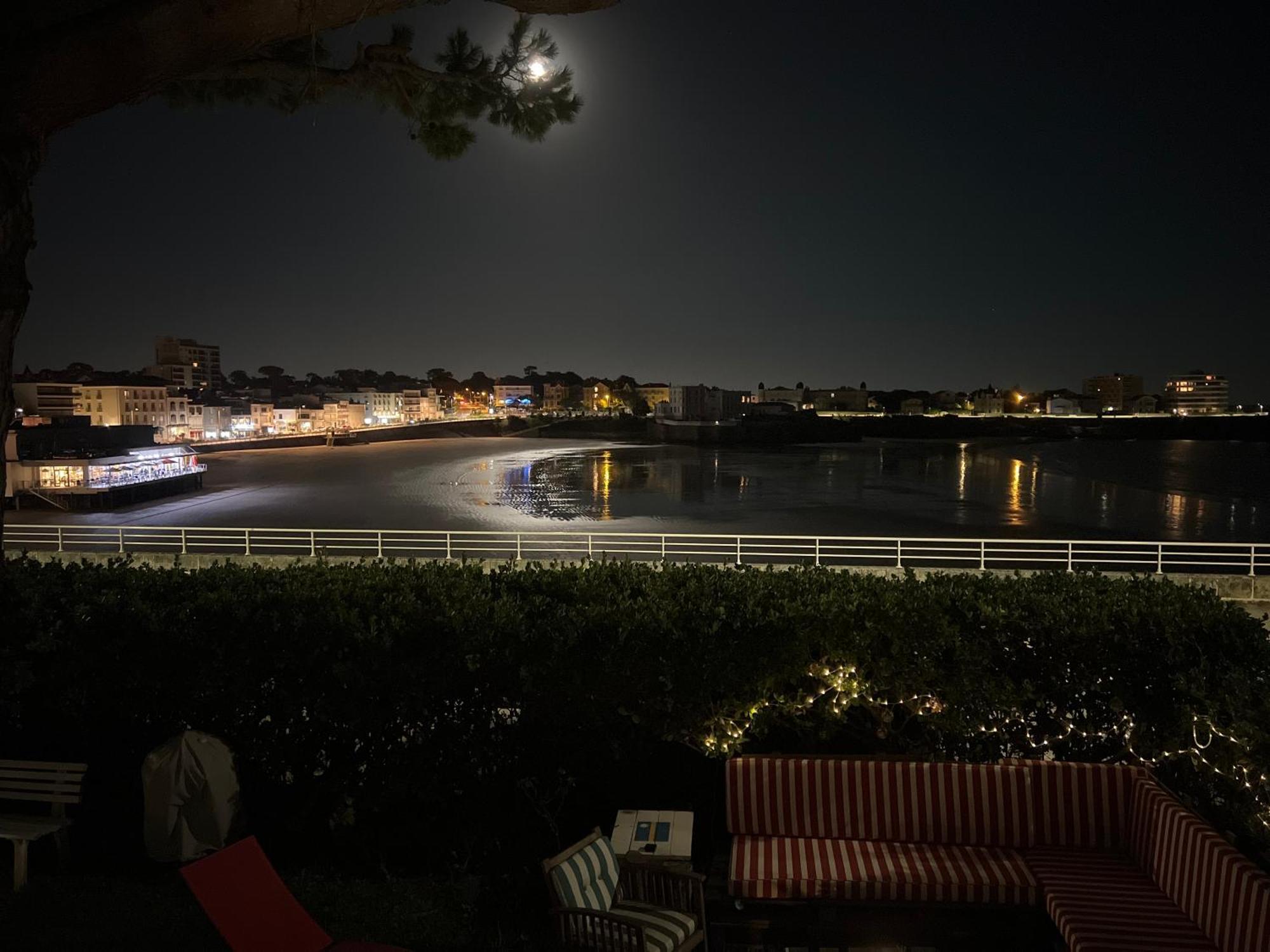 Falaise De Pontaillac Vaux-sur-Mer Extérieur photo
